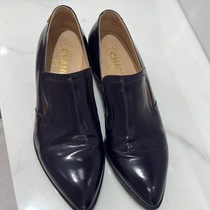 Size 91/2 Chanel purple leather flats